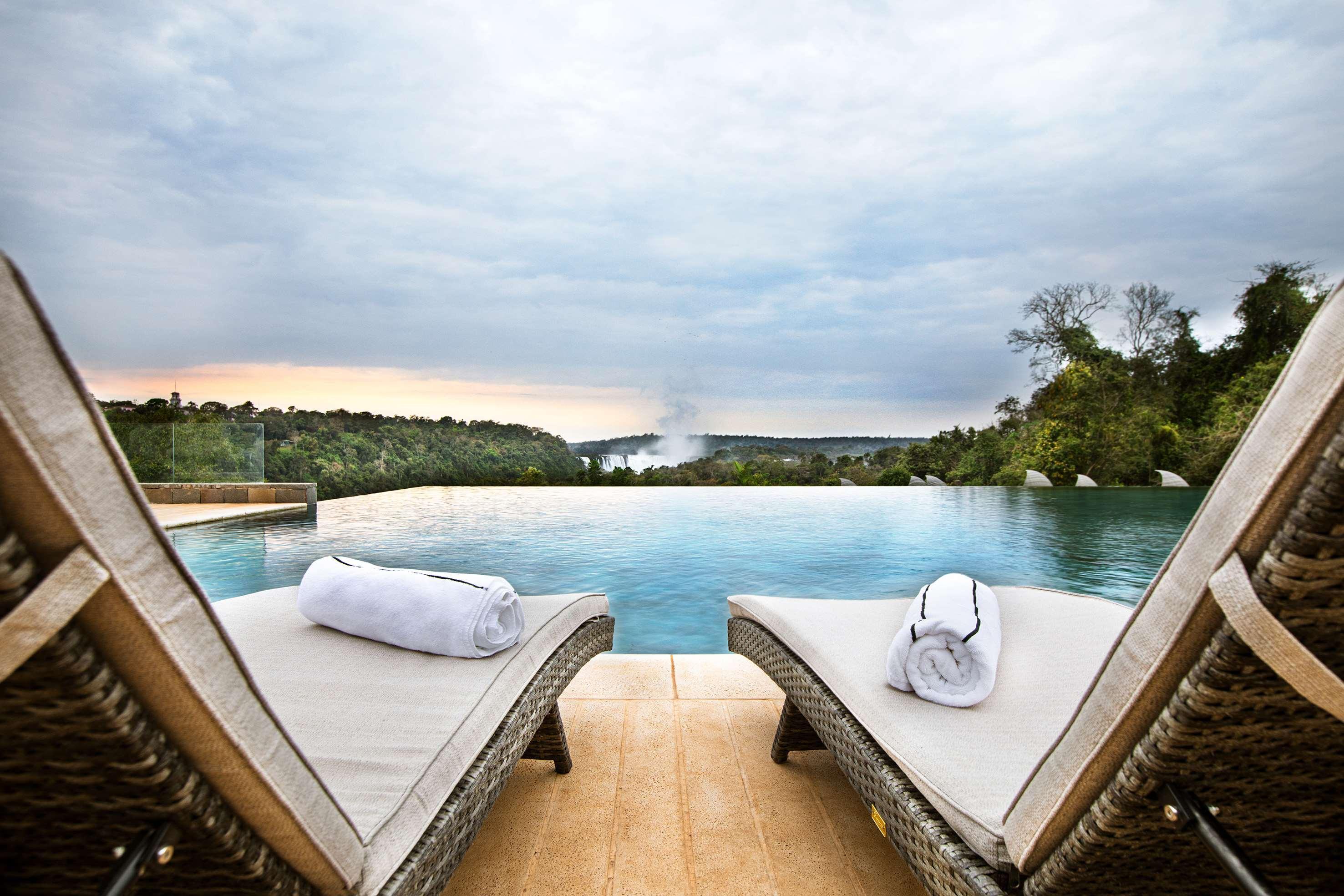 Hotel Gran Melia Iguazu Puerto Iguazú Exteriér fotografie Infinity pool at the Falls Lodge